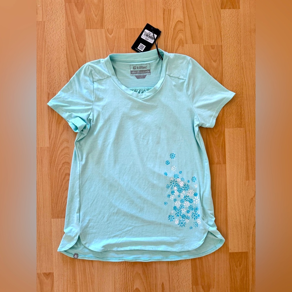 2/$30 Killtec tshirt . Size 16Polyester/elastane blend.
Very soft, quality mat
